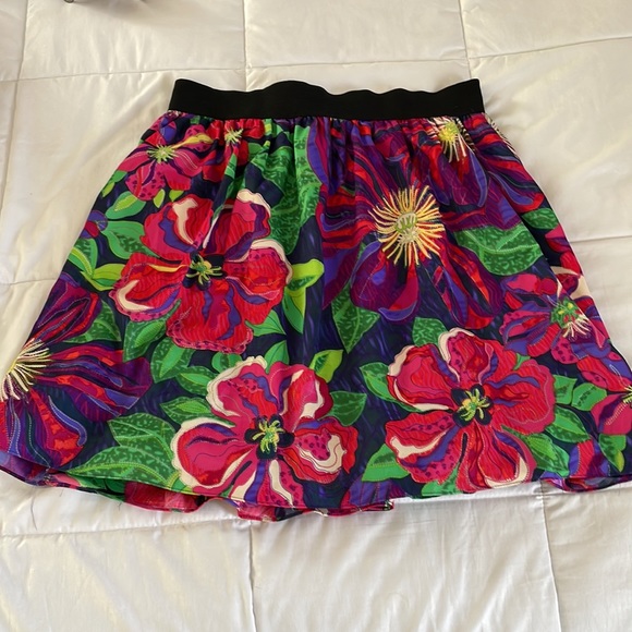 ECI New York Floral Skirt - Picture 7 of 8